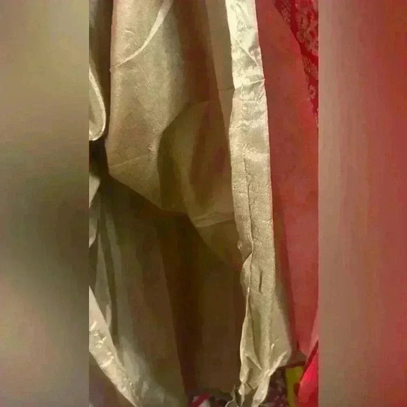 Kurti/Anarkali with beautiful gold metallic threads - Picture 4 of 8